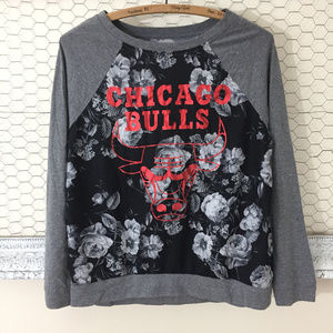 Women's NBA U Chicago Bulls Top Size M Floral